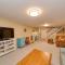4 Bedroom Home by Leavetown Vacations
