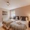 6 Bed in Ellington 91805
