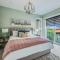 Batemans - New Luxury Canal Front Home with Pool Spa Dock Close to Bean Point Pine Ave