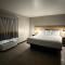 Super 8 by Wyndham Richfield Cleveland