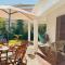 Coastal Garden Paradise Retreat- 6 min from the beach