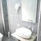 4 Rooms Hotel