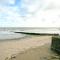 Beach Retreat - E5558