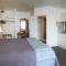 Lark Motel