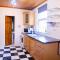 Modern, Spacious Home Ideal for Work Teams and Groups