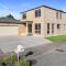 4 BR house near beach sleeps 9