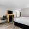 Super 8 by Wyndham Lewiston Auburn Area