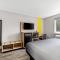 Super 8 by Wyndham Lewiston Auburn Area