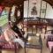 Tharas Houseboat