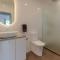 3 Bedroom Villa, Great Views, Buggy Hamilton Island