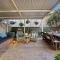 Pet-friendly Beachfront Family Retreat