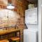 Modern Loft Walkable Free Parking Univ Cir