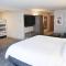 Holiday Inn Express & Suites Douglas by IHG