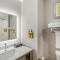 Best Western Plus Mid County