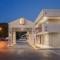 Super 8 by Wyndham Commerce