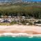 Cute Beach Cottage - Absolute Beach Front