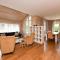 The Black House - Luxurious Holiday Villa Zeewolde
