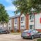 Red Roof Inn & Suites Euless - DFW Airport Southwest