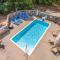 2130 - Luna Blu Cottage
