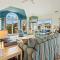 6170 - Poolside Paradise