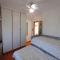 Wooden Townhouse close to Ramsgate Beach Basisha