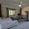 Wooden Townhouse close to Ramsgate Beach Basisha
