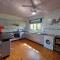 Wooden Townhouse close to Ramsgate Beach Basisha