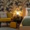 Old Town Luxe Retreat - King Bed - Steps to Main Square