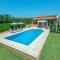 Owl Booking Villa Marvil - Exclusive Holidays