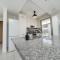 Central Luxurious 2 bedroom flat