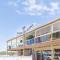 Casuarinas 5 superb waterfront unit