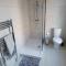 Church View house,2bed,brighouse central location