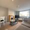 3bed house Brighouse - working professionals welcome FREE parking & WI-FI