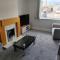3bed house Brighouse - working professionals welcome FREE parking & WI-FI