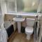 3bed house Brighouse - working professionals welcome FREE parking & WI-FI