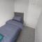 3bed house Brighouse - working professionals welcome FREE parking & WI-FI