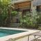 Lapislazuli House & Flats with shared Pool