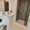 3BR-Sleeps 6 -Walk to Etihad & AO Arena