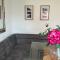 3BR-Sleeps 6 -Walk to Etihad & AO Arena