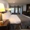 Algonquin Lakeside Inn