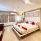 Ruean Phae Royal Park Hotel