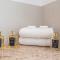VACATION MARBELLA I Contemporary Central Apartment, Swimming-pool, 24-7 Security, a minute from the Marina, The Sea and Luxury Shopping