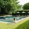 La Paris Estate