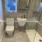 Keer Side Lodge, Luxury lodge with private hot tub at Pine Lake Resort