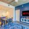 Homey 1BD - Central Downtown - Gym, Pool, Parking