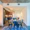Homey 1BD - Central Downtown - Gym, Pool, Parking