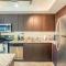 Homey 1BD - Central Downtown - Gym, Pool, Parking