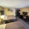 Castlewood Inn
