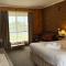 Country Roads Motor Inn