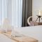 The Stylish Courtyard, Near CBD & Airport, Garage